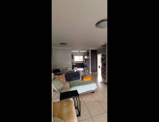 2 BEDROOM PROPERTY TO RENT IN GREENSTONE HILL